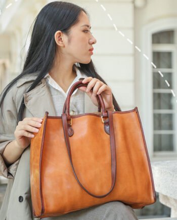 Women's Retro Leather Large Capacity Multi-functional Shoulder Bag