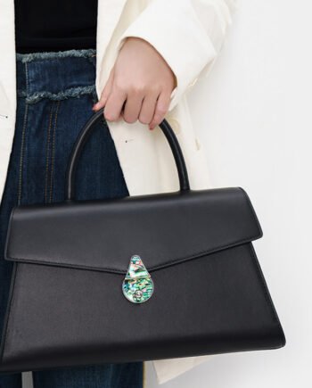 Women's Large Capacity Niche Leather Portable Shoulder Messenger Bag